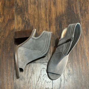Vince Camuto Gray Mules Slide In Peep Toe Blocked Wood Like Heeled Clogs 11